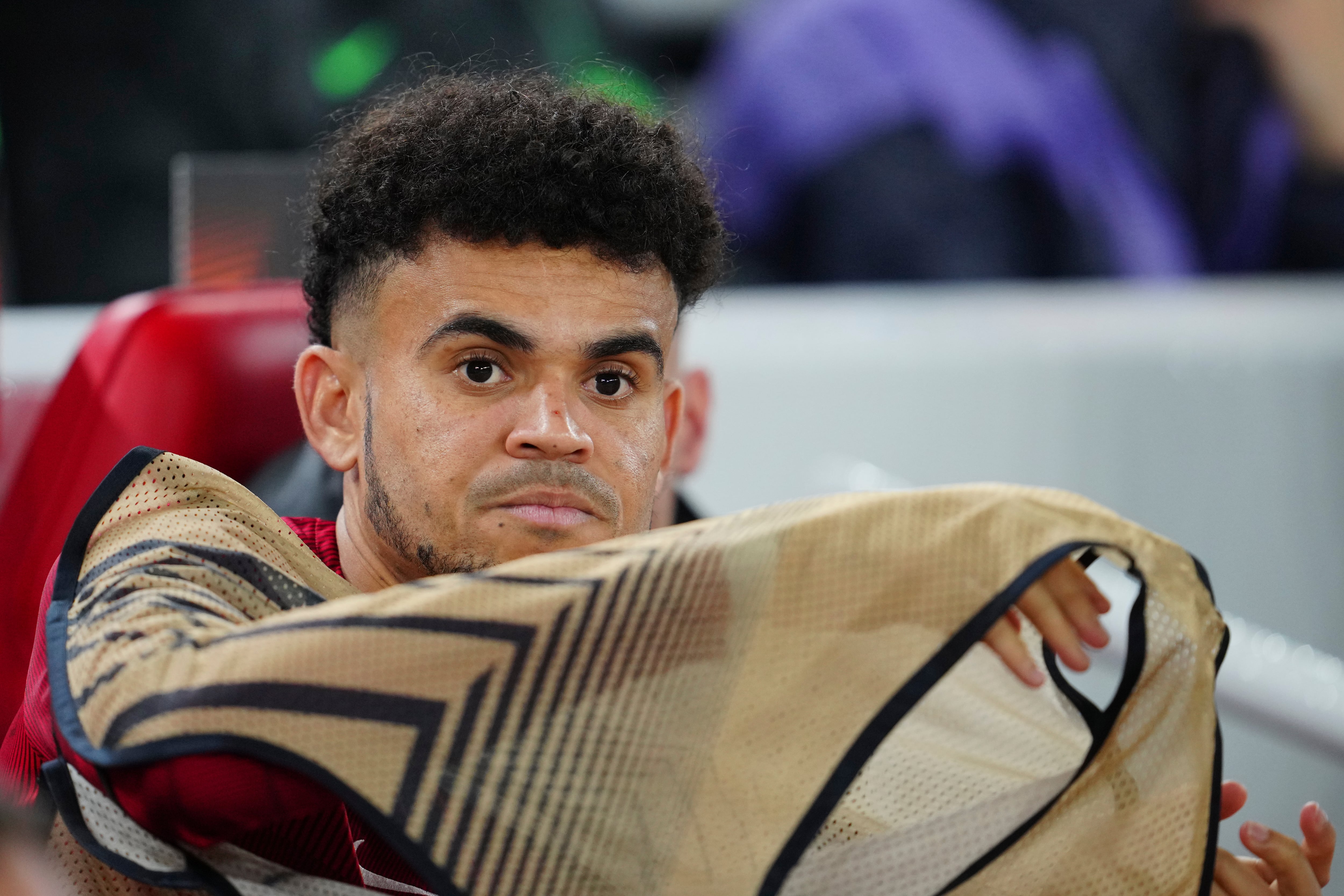 Luis Díaz fue suplente con el Liverpool en la tercera jornada de la fase de grupos de la Europa League 2023-2024.