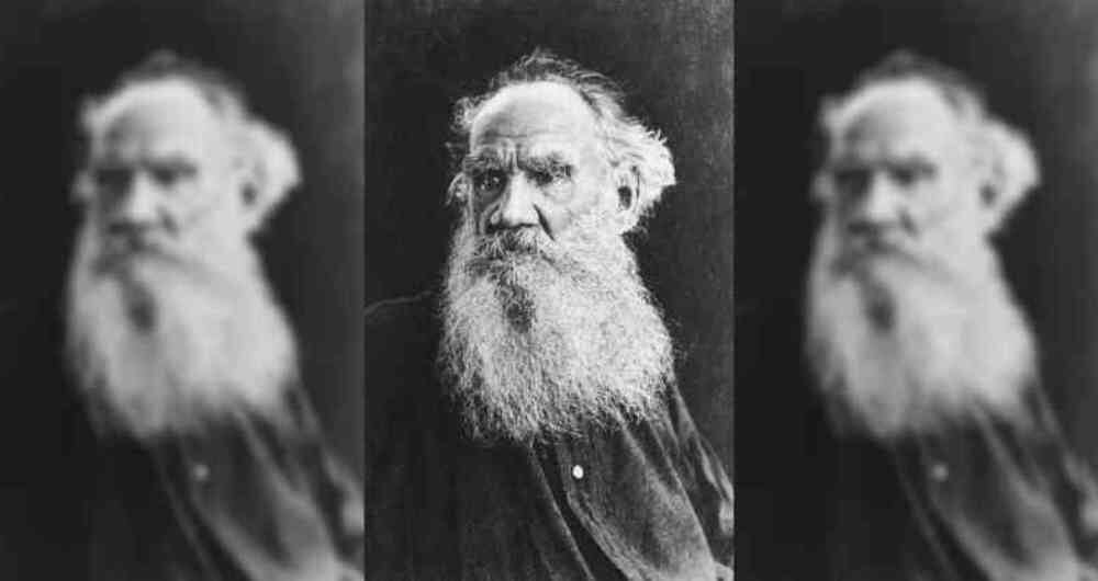León Tolstói "era un pacifista que relató su experiencia como soldado durante el sitio contra Sebastopol con el que terminó la Guerra de Crimea en 1855".