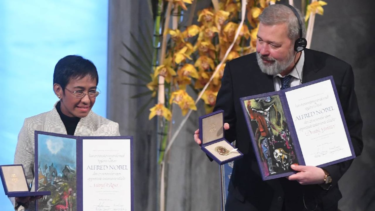 Dmitry Muratov, ganador del Premio Nobel de Paz en 2021 subastará su medalla.