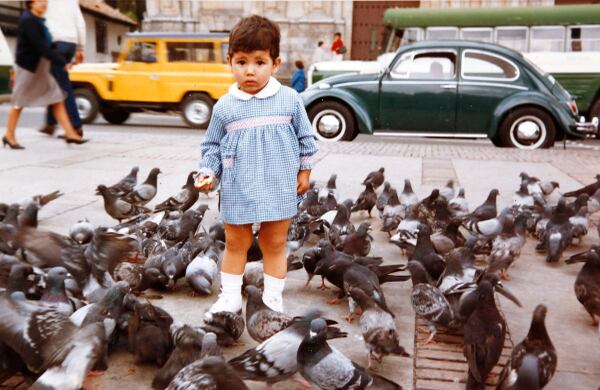 Cuando Débora cumplía apenas dos años de edad el país se estremecía con la cruenta toma del Palacio de Justicia.