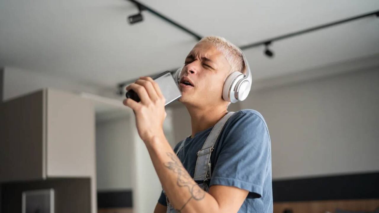 YouTube Music busca canciones con solo tararear el tema.