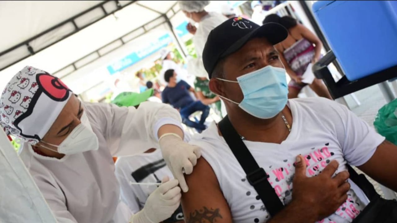 Autoridades en Barranquilla piden vacunación para prevenir enfermedades respiratorias