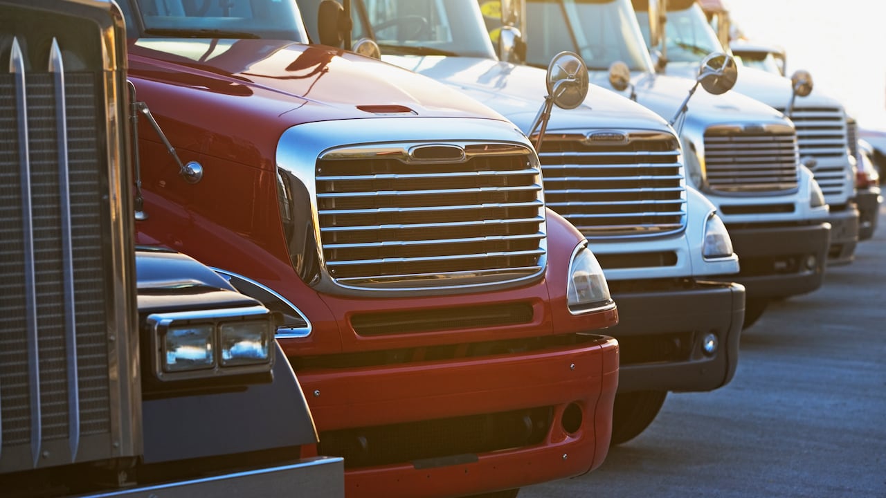 Utilizar lubricantes de alta tecnología permite reducir el consumo de combustible y aumentar la productividad en el negocio de transporte de carga y pasajeros.