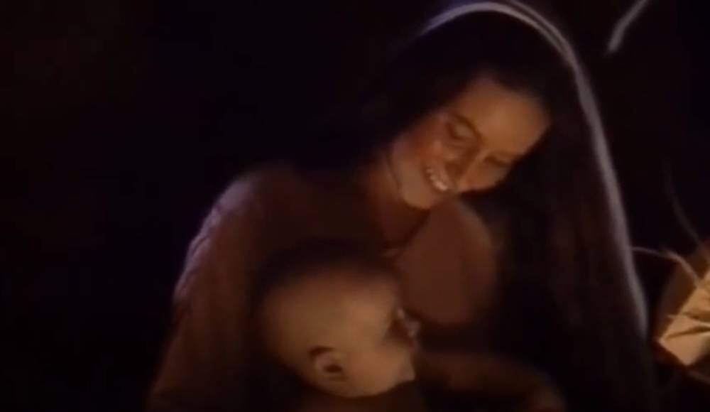 Oración a la Virgen como parte de la novena de aguinaldos