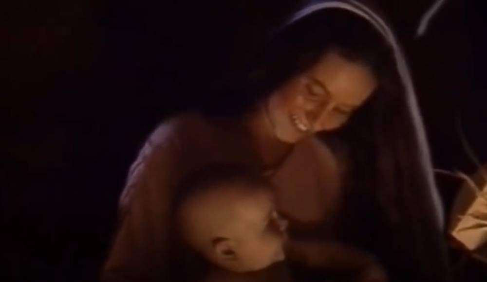 Oración a la Virgen como parte de la novena de aguinaldos