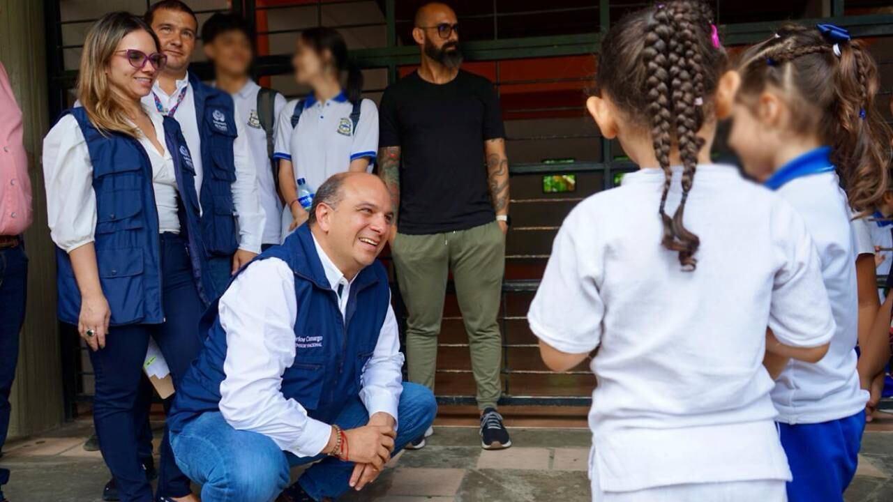 Defensoría alerta sobre posibles retrasos del PAE en algunas regiones del país.