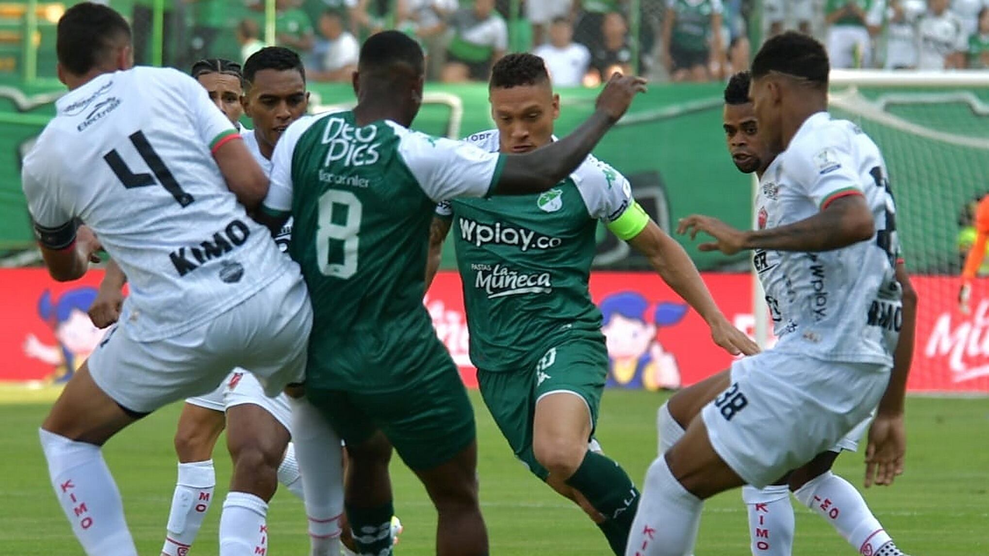 Patriotas (blanco) sigue en el fondo de la tabla. Cali (verde) asciende de a poco, pero debe sumar aún más puntos para evadir el riesgo en su totalidad.