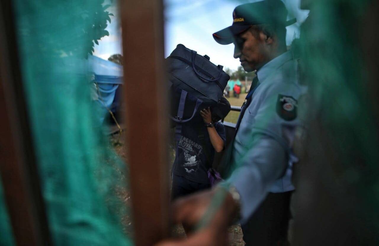 La mayoría de los venezolanos que había afuera del campamento sostenían que lo más probable era que volvieran a invadir el espacio público, pues no tenían con qué pagar un arriendo.