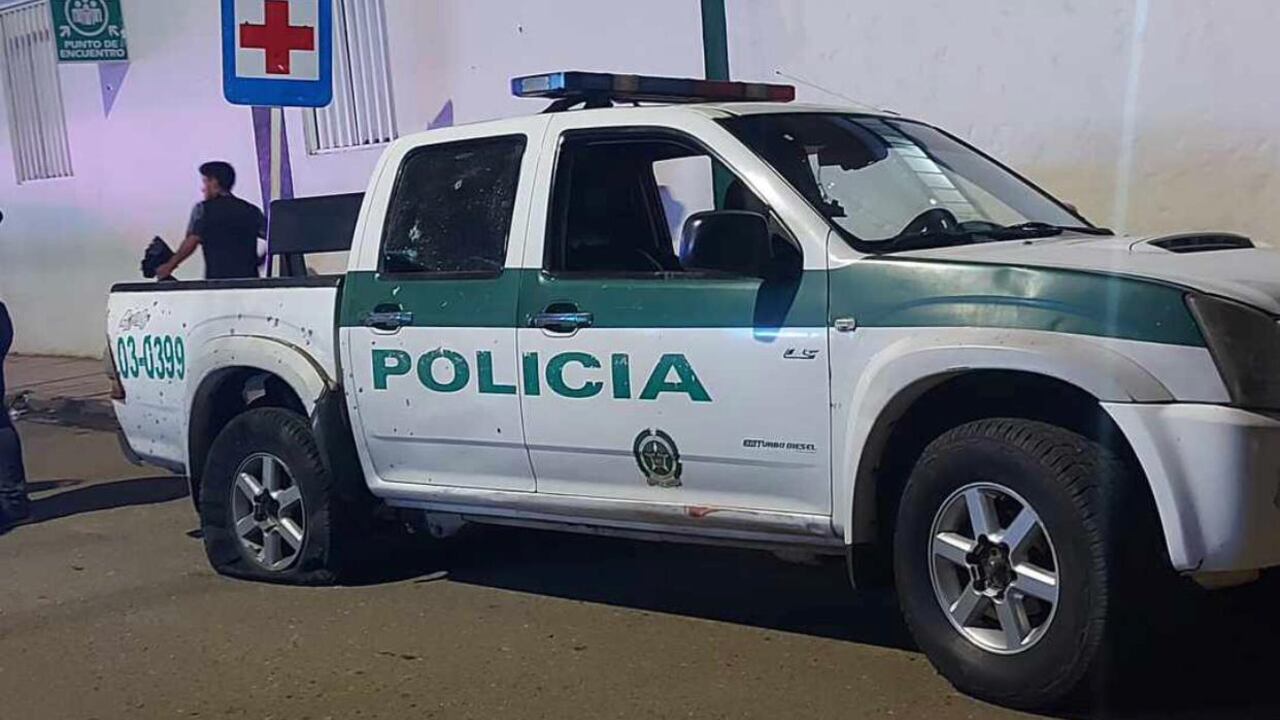 Desconocidos lanzaron una granada contra el vehículo.