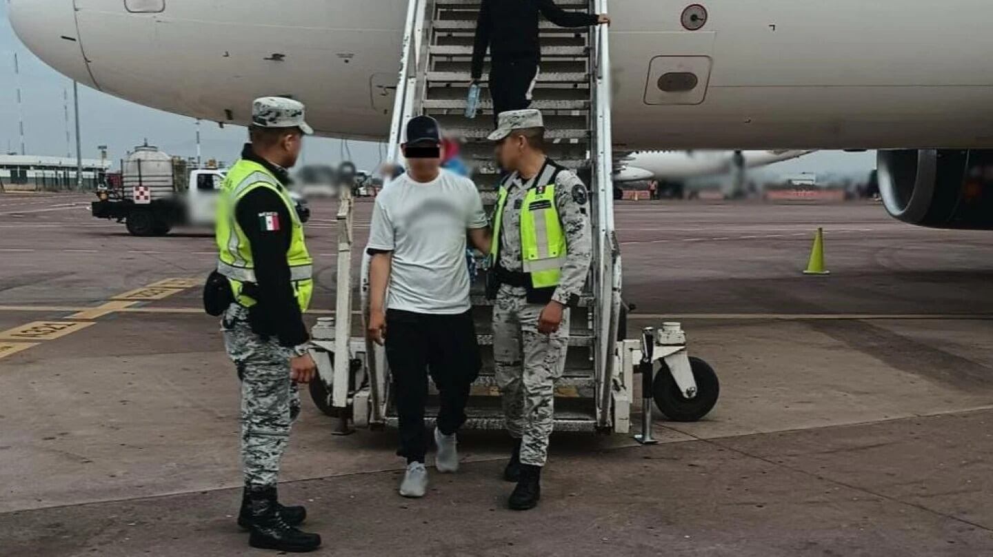 Pasajero que intentó desviar vuelo de Volaris