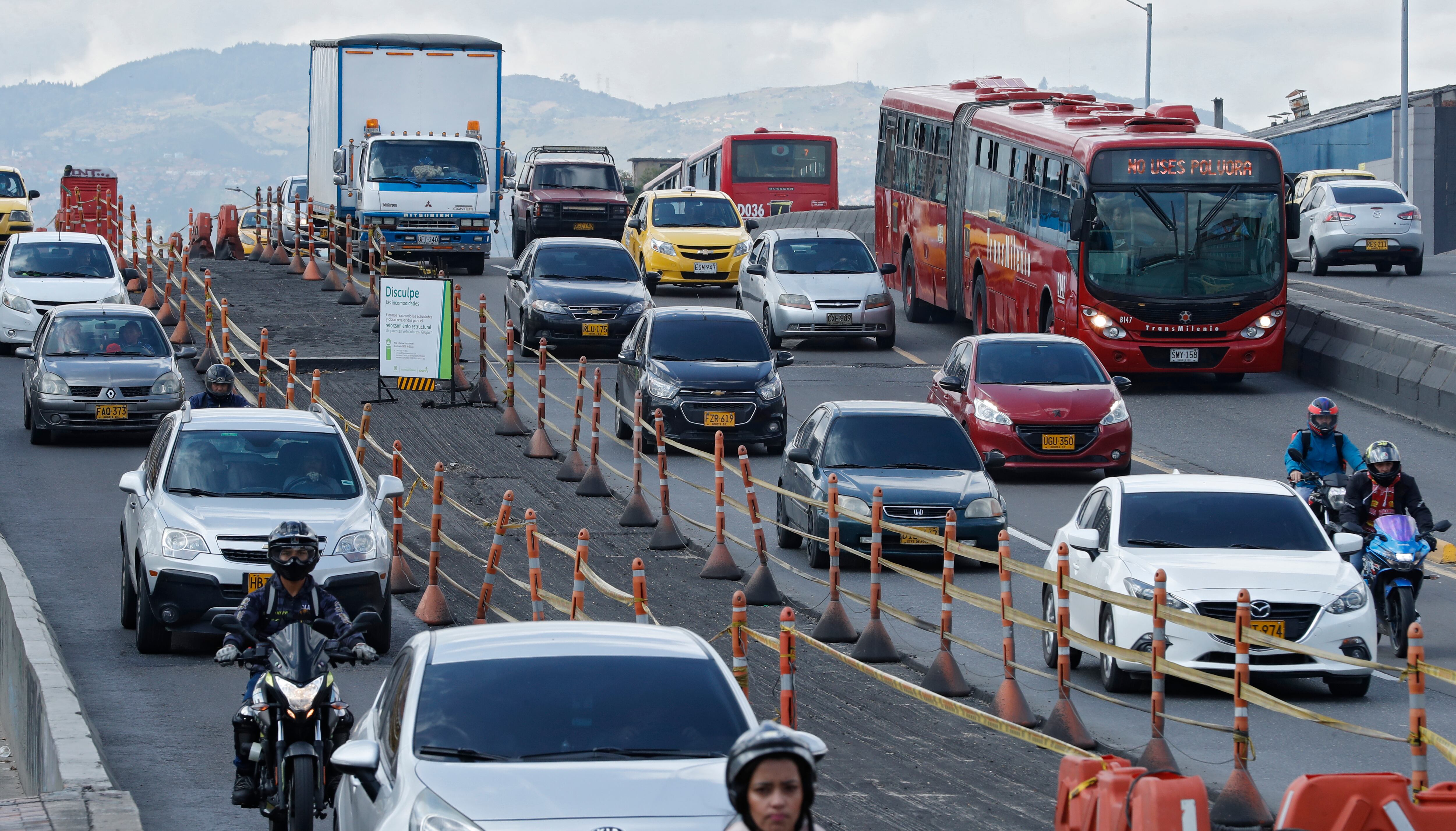 frentes de obra reparación de malla vial sobre la NQS 
Obras para mejorar la movilidad en Bogotá 
Enero 4 del 2023
Foto Guillermo Torres Reina / Semana