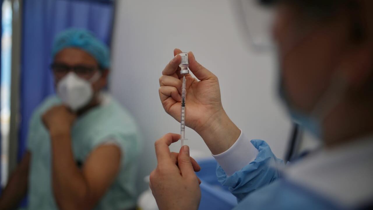 Países más pobres recibirán vacunas de naciones industrializadas