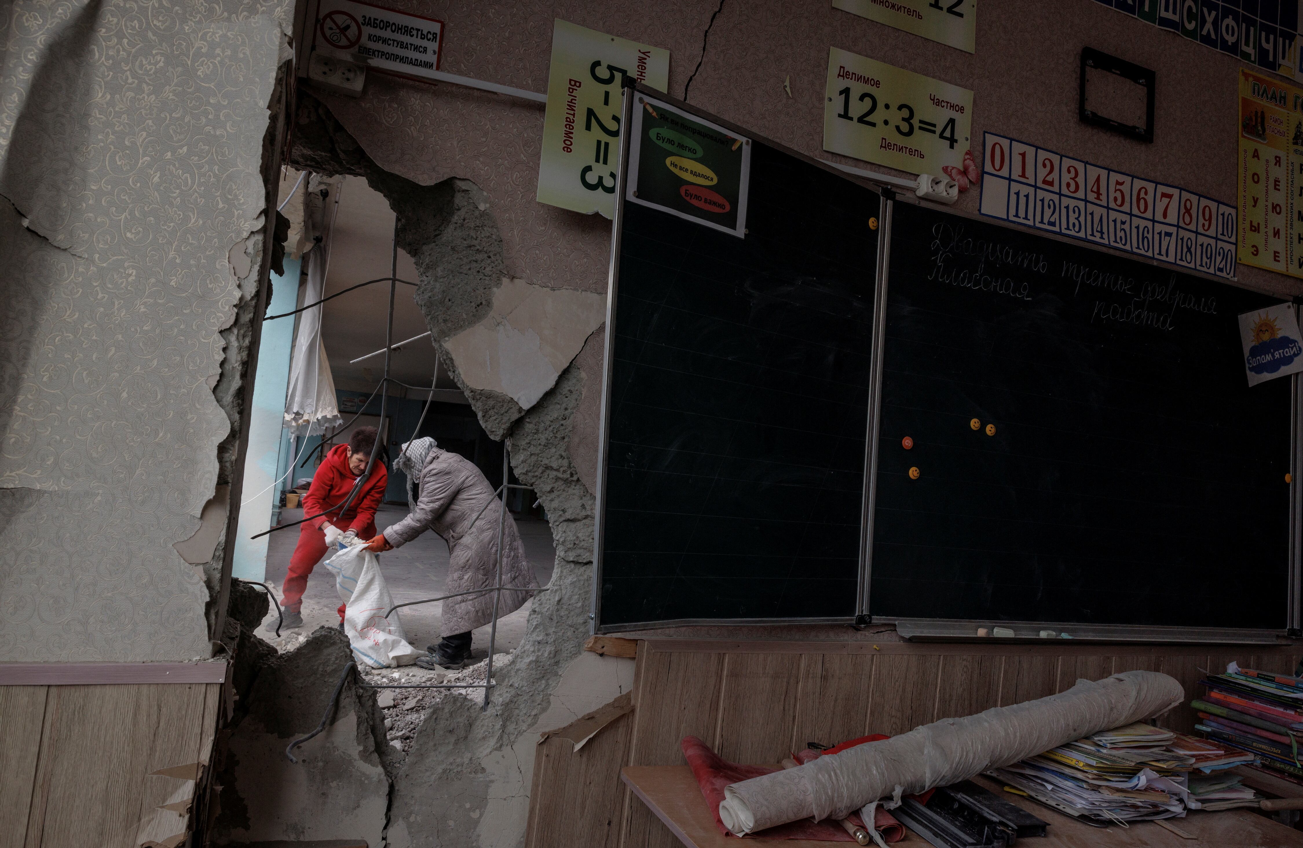 Misiles rusos alcanzan escuela en Kharkiv