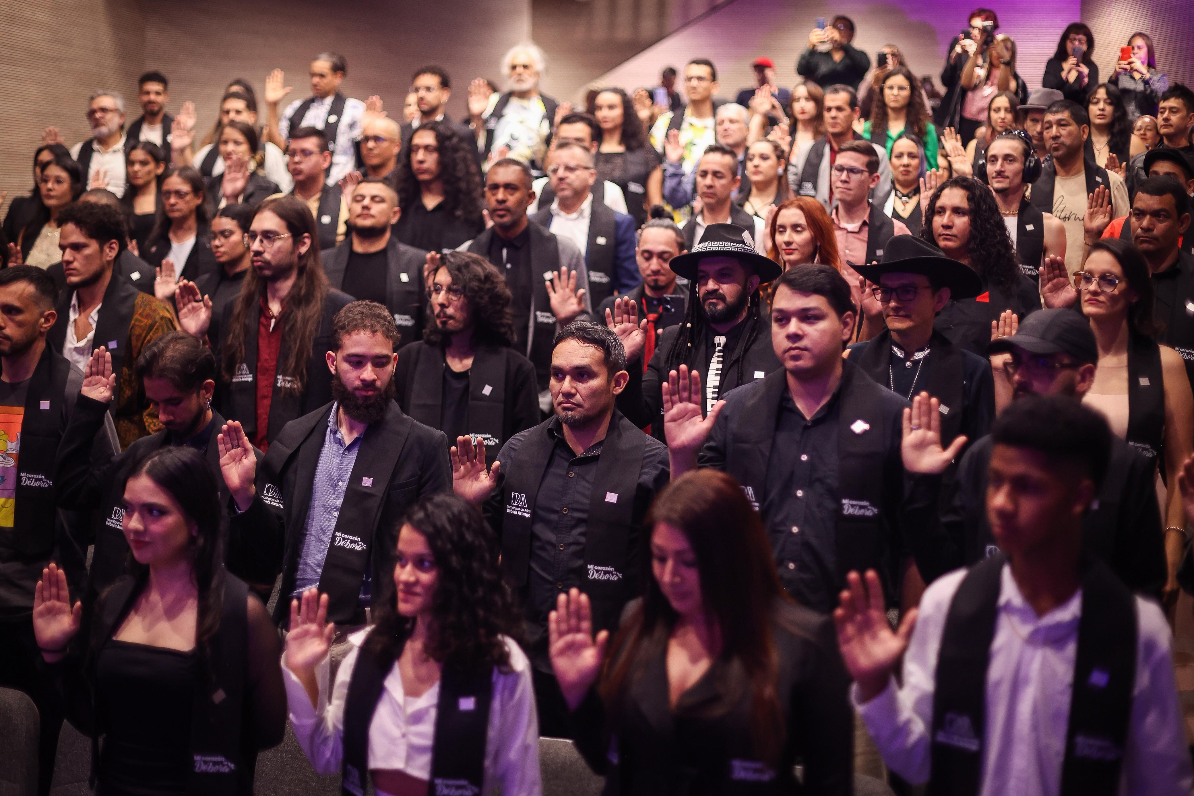 Más de 1.000 artistas, gestores y sabedores de 28 departamentos transformaron su trayectoria en títulos como técnicos laborales con el sistema de Reconocimiento de Aprendizajes Previos (RAP).