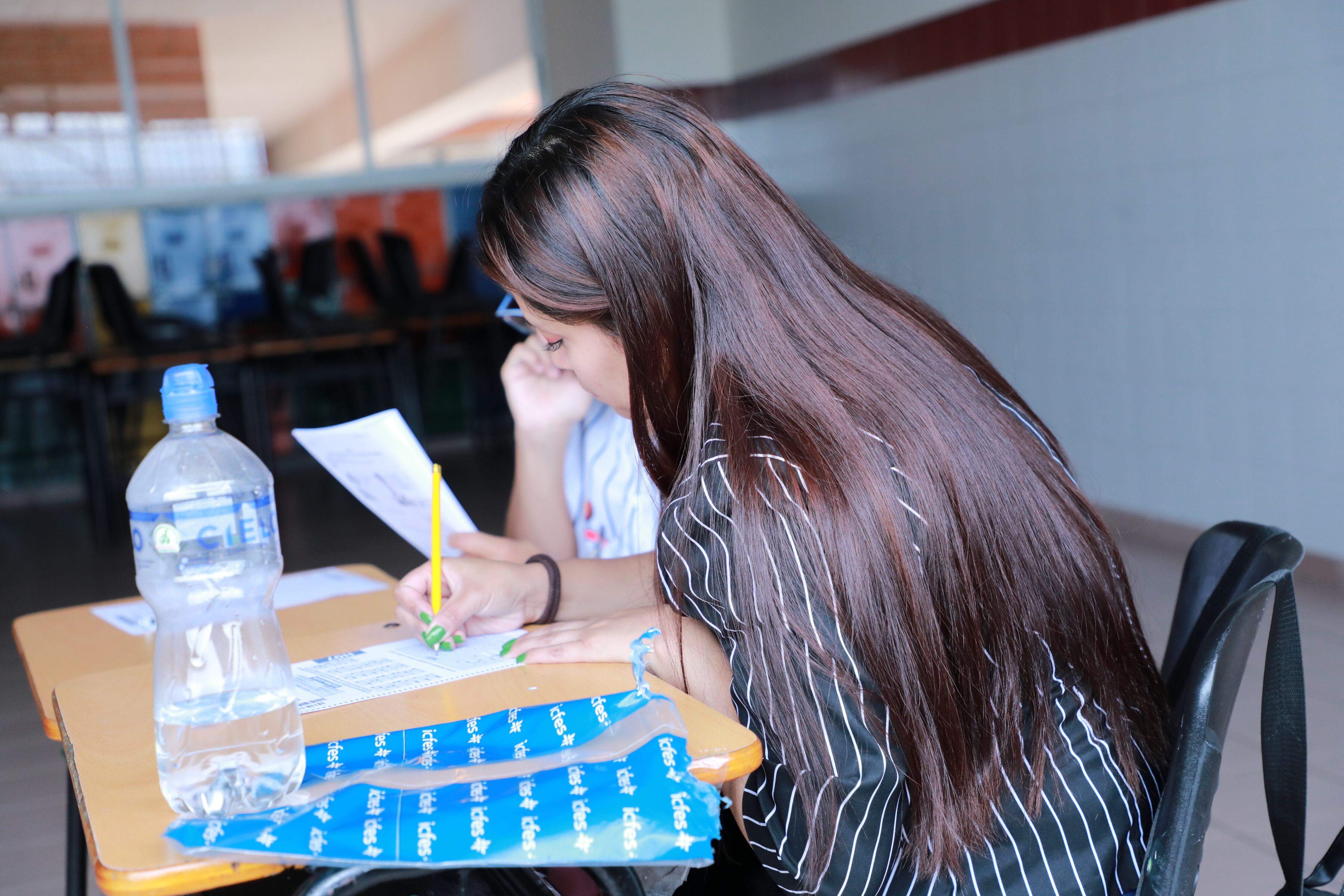 Es importante que las instituciones educativas y estudiantes individuales realicen el proceso de inscripción y pago de manera oportuna, antes del viernes 12 de mayo, con el fin de evitar costos adicionales.