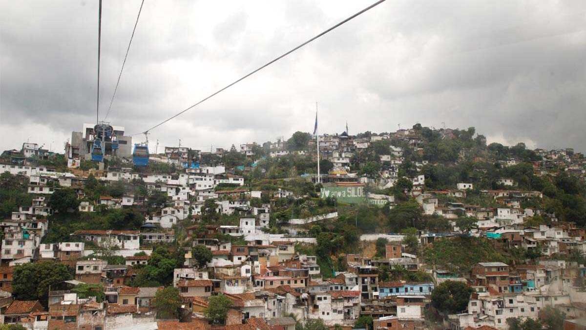 El MÍO Cable opera de 5:00 a.m. a 11:00 p.m. de lunes a sábado. Los domingos y festivos funciona de 6:00 a.m. a 10:00 p.m.