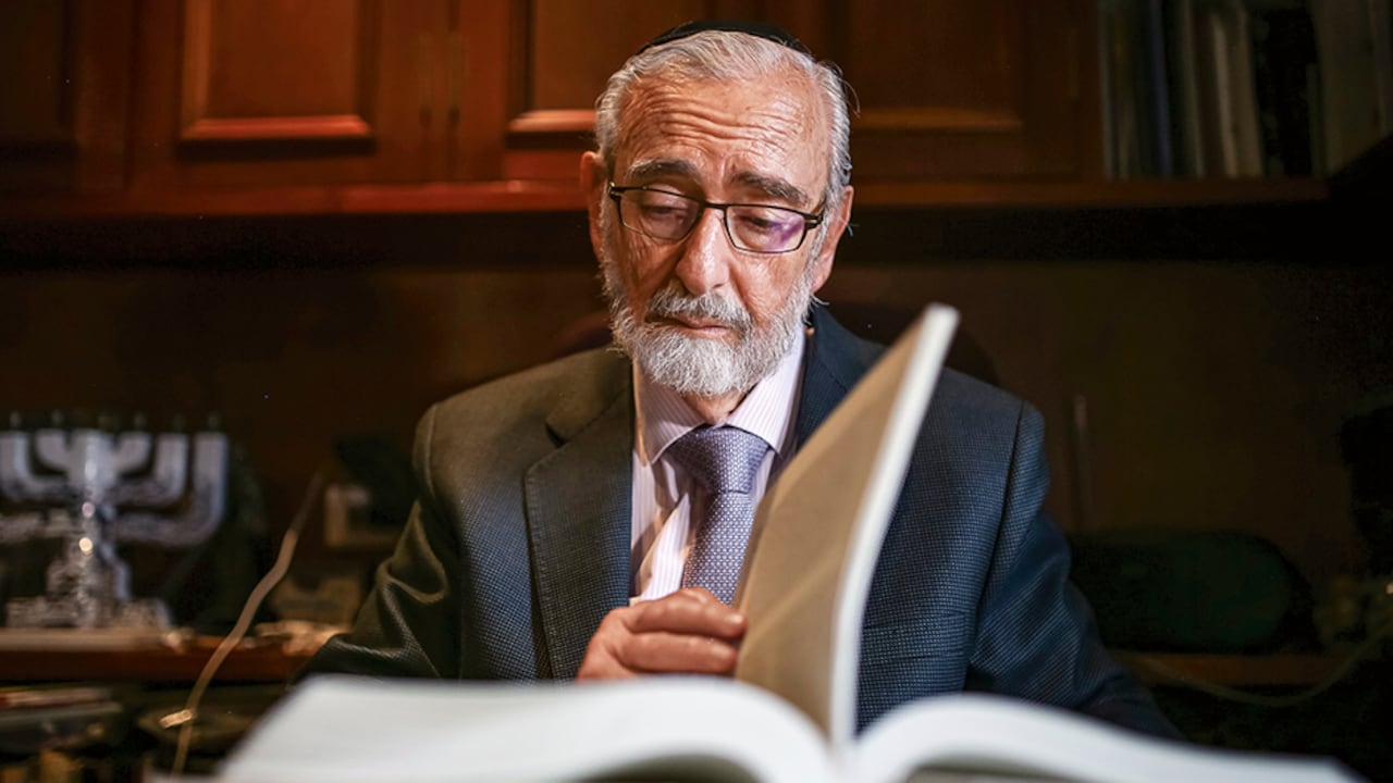 El líder religioso de la comunidad judía en Colombia, el rabino Alfredo Goldschmidt,