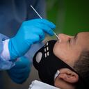 TOMA DE PRUEBAS PARA COVID 19
EMPRESA VITALEA
El Drive Thru es un punto de toma de muestra colocado en un espacio totalmente habilitado para poder realizar la prueba de Covid-19, el lugar donde actualmente se realizaría la prueba es en el parqueadero Calle 70 a N°8-00 (Parking Claustro la enseñanza), las personas permanecerán dentro del vehículo mientras el profesional hace la prueba.
20 DE MAYO 2020
FOTO: ESTEBAN VEGA LA-ROTTA
REVISTA SEMANA