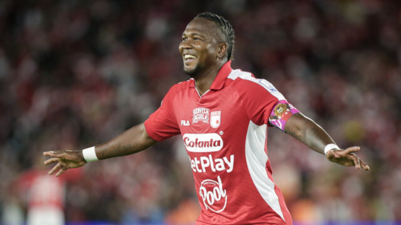 Hugo Rodallega celebrando con Independiente Santa Fe en Sudamericana.