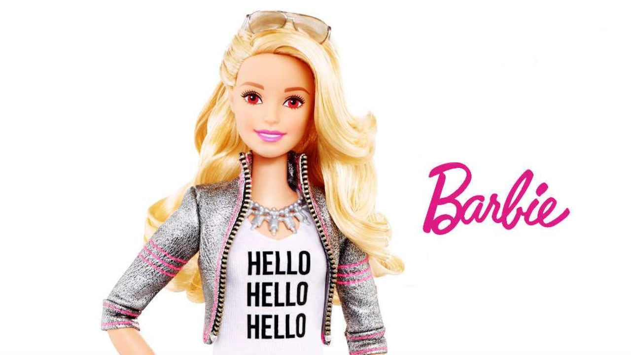 La empresa Mattel, que produce y distribuye el juguete, sostiene que esta Barbie cumple con todos los estándares de seguridad y no viola la privacidad de los menores.