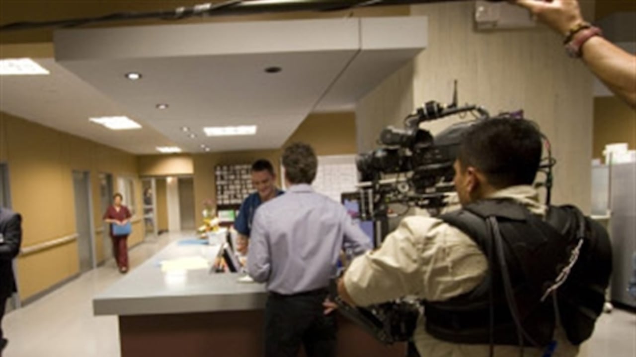 Con Mental, Fox Telecolombia produjo la primera serie rodada en inglés en Latinoamérica para los mercados norteamericano, europeo y asiático.