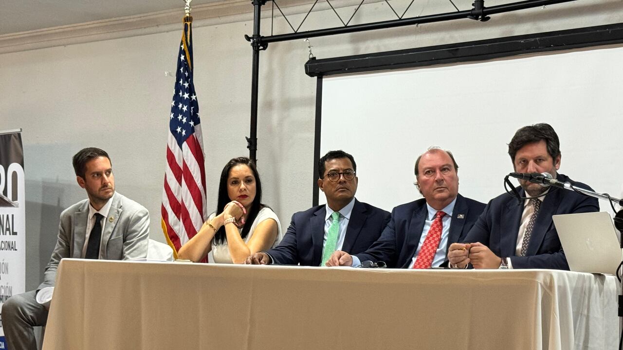 Sofy Casas, columnista de SEMANA, participó en el foro Salvar a Cuba, en Miami.