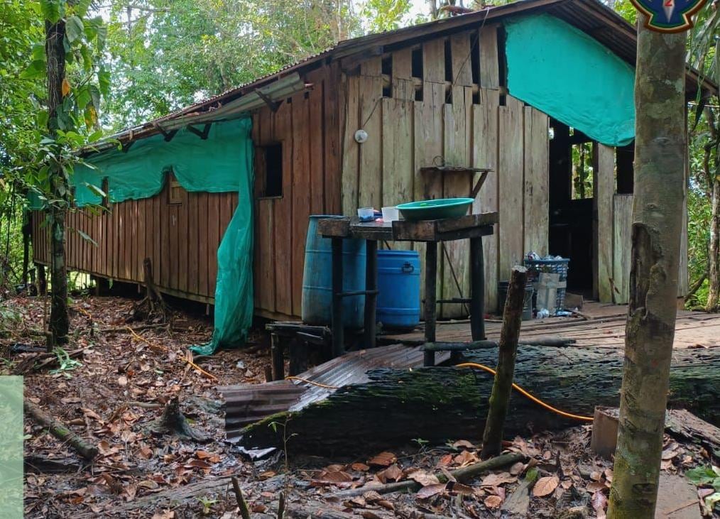 Primicia: este es el taller de armamento de las Farc, que buscan la ‘paz total’ encontrado en Nariño.