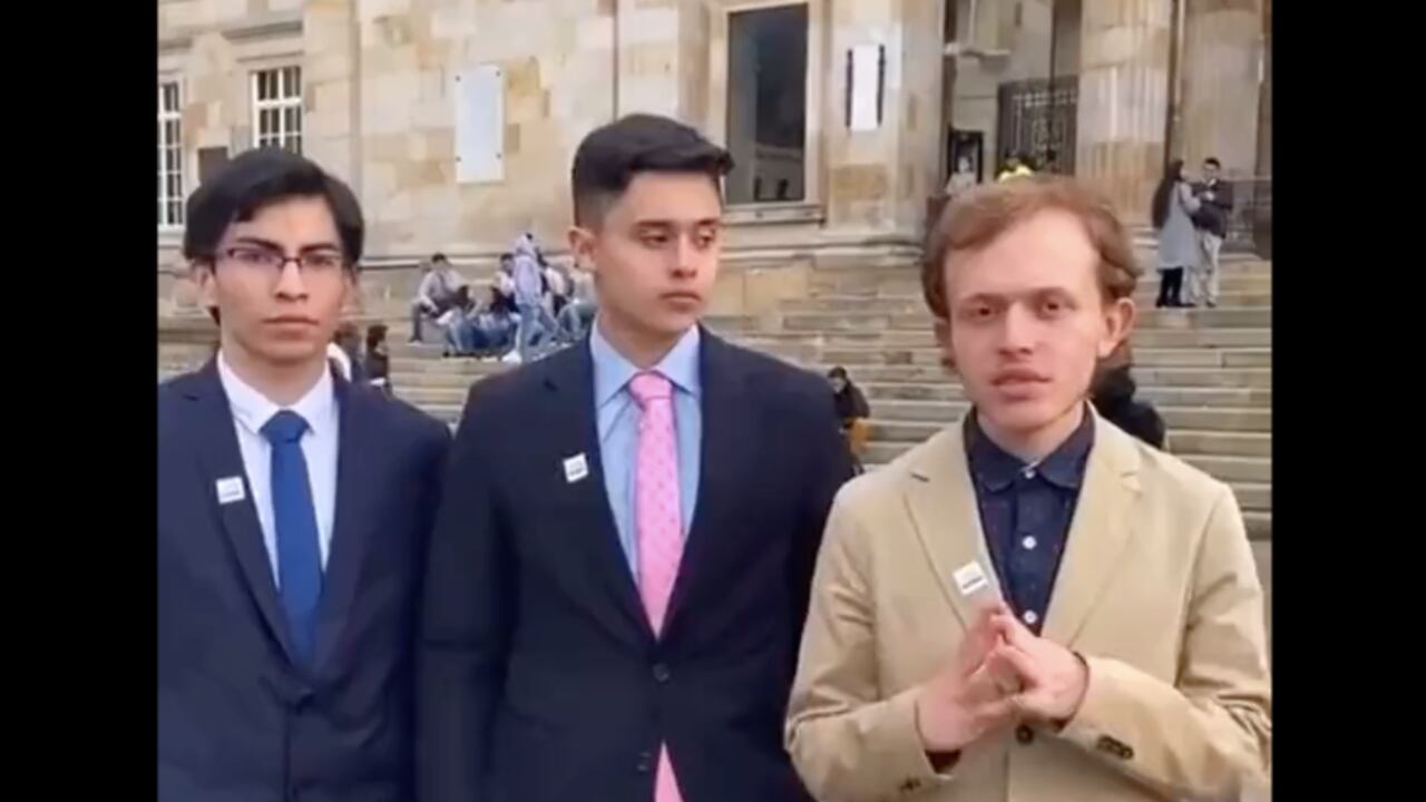 Jóvenes del Movimiento Salvación Nacional