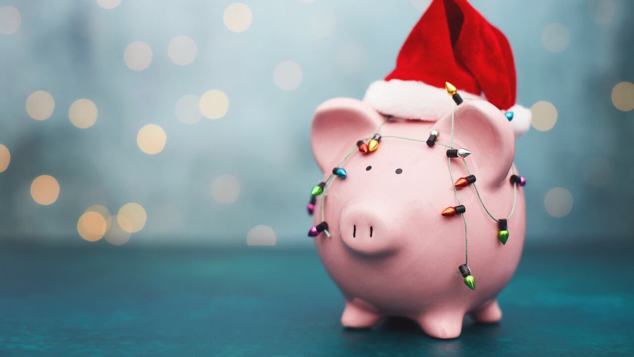 Para algunos, participar en la Lotería de Navidad trasciende la búsqueda de la riqueza material.