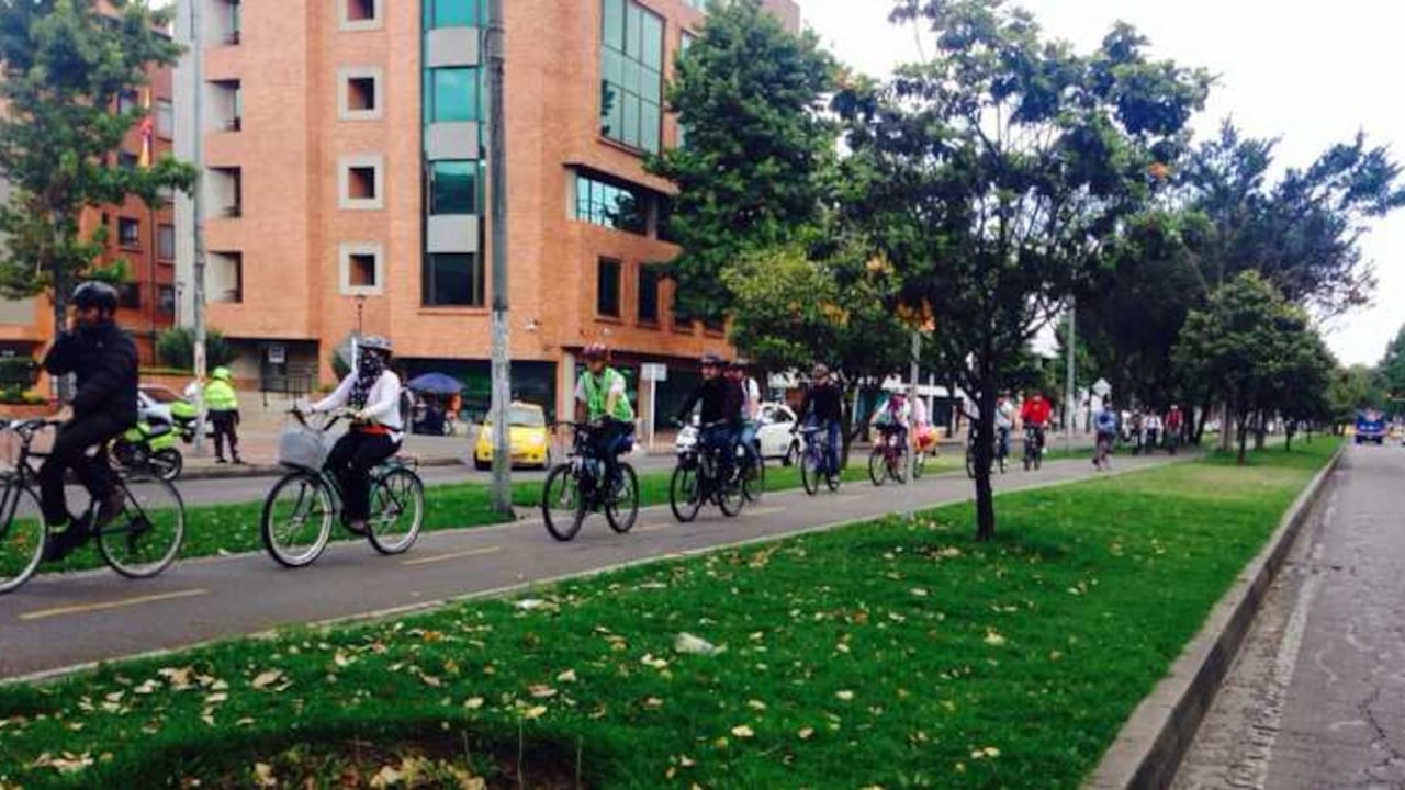 Una ciclorruta desea construirse sobre la Carrera 50 en el norte de Bogotá y los residentes dicen que no cuenta con espacio suficiente. En la foto, la ciclorruta de la Carrera 19 al norte de la capital.