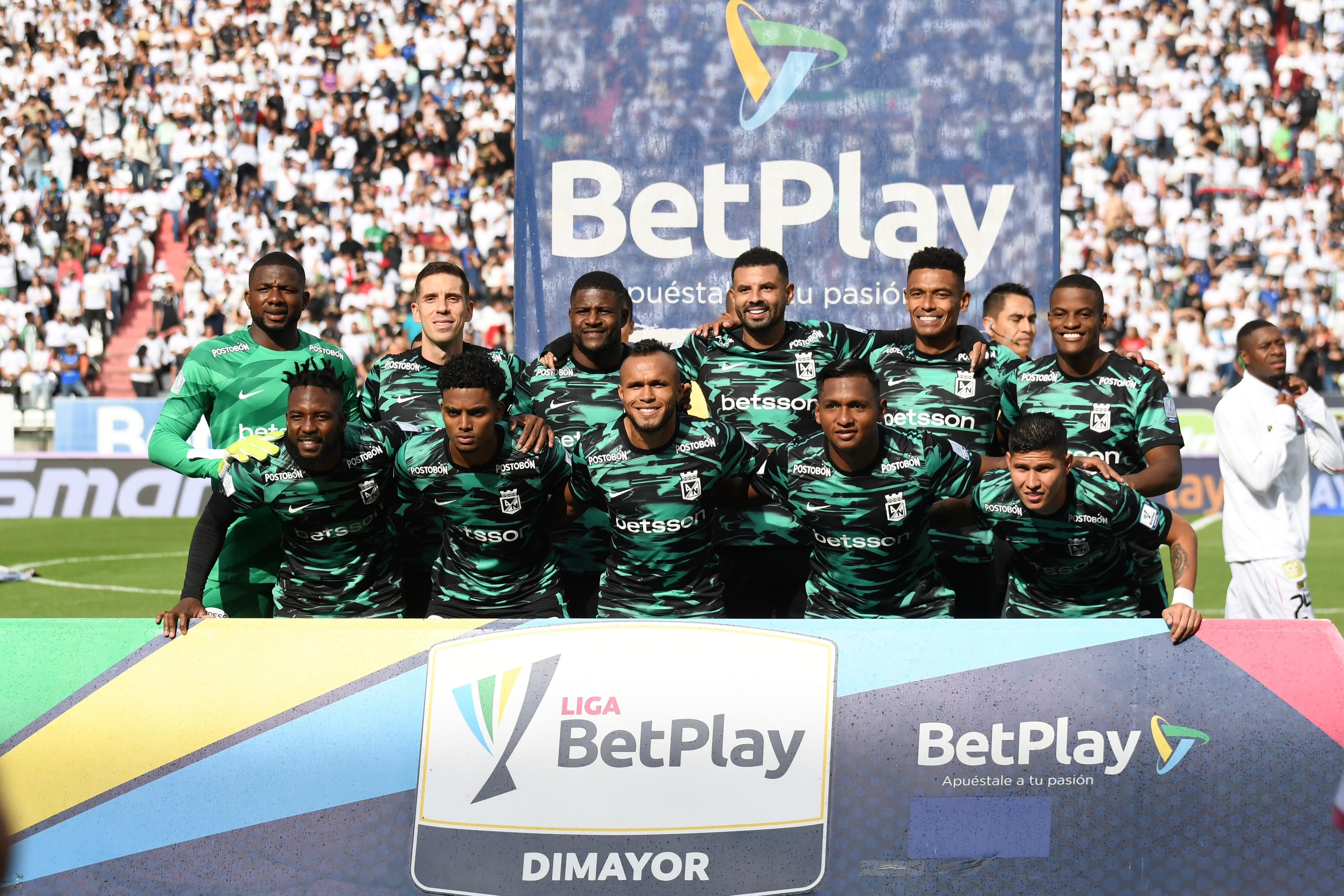 Jugadores de Atlético Nacional previo al partido contra Once Caldas.