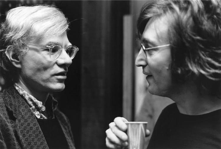 Andy Warhol y John Lennon. 