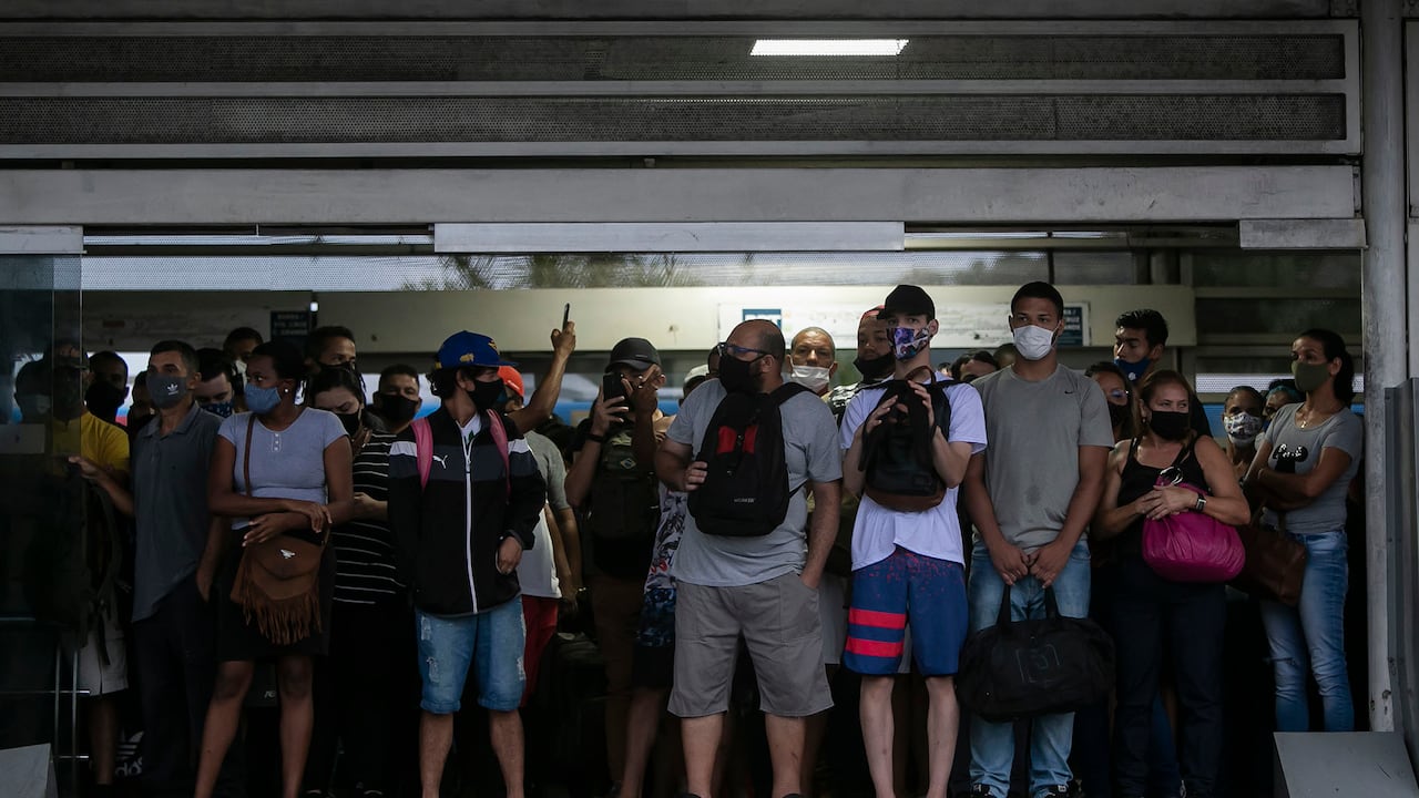 Brasil aprueba la vacuna de refuerzo contra el coronavirus para los mayores de 18 años