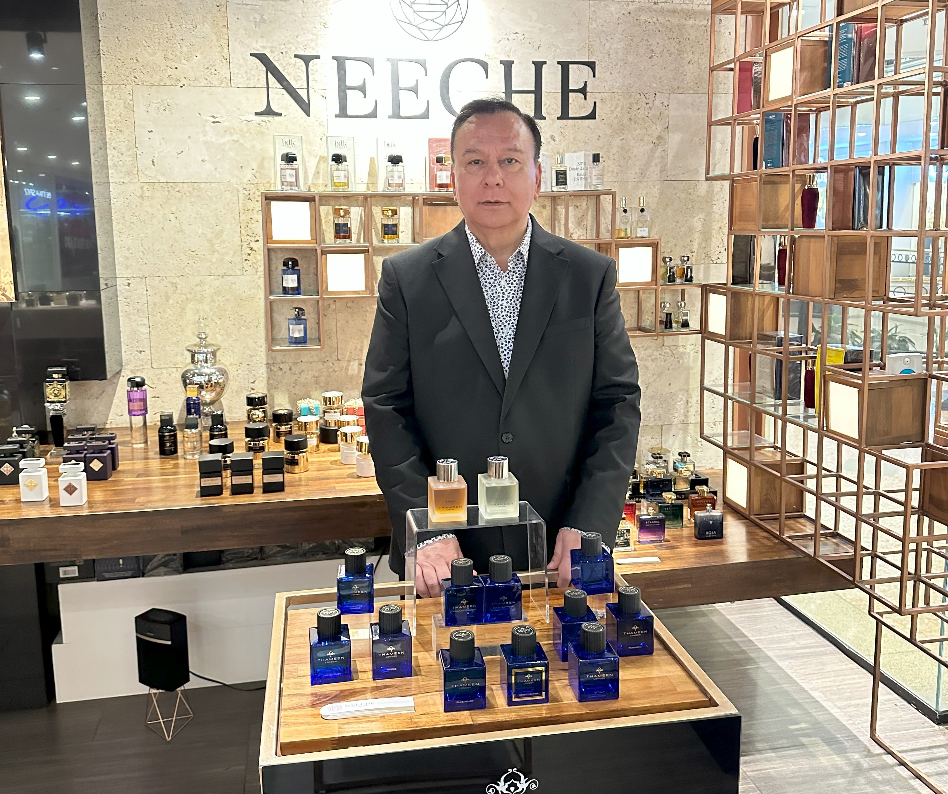 Christopher Honey, Gerente de Experiencia de Marca Neeche