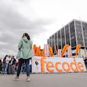 Bogotá. 12 de junio de 2024. Miembros de Fecode entraron en paro nacional para manifestar su inconformidad ante la ley estatutaria que ha sido aprobada en el congreso de la republica. (Colprensa - Mariano Vimos)