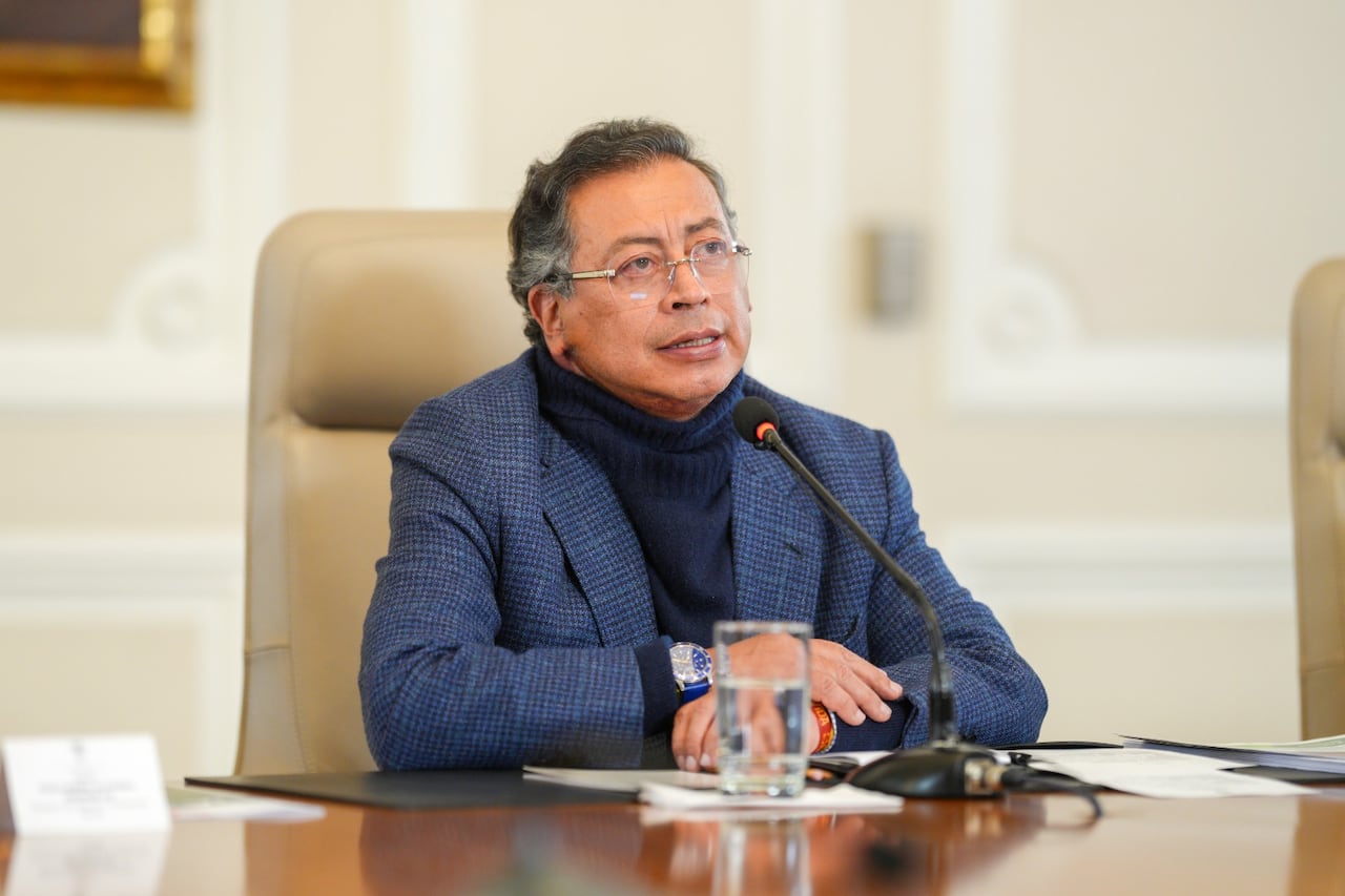 Así lució Gustavo Petro este lunes 21 de abril en el consejo de ministros