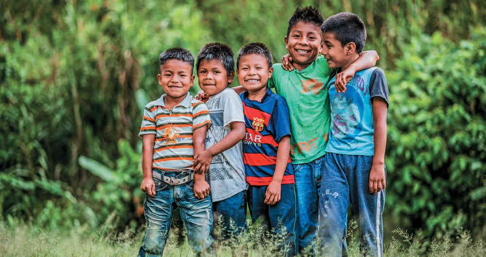 En Antioquia hay seis grandes etnias: los embera eyabida, embera dóbida, Embera chamí, Senú, Tule y Nutabe.