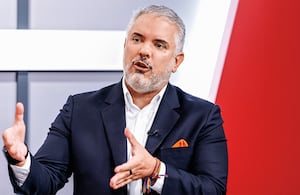 Al expresidente Duque le preocupa la intervención de Petro en política, pues debe ser garante de la transparencia electoral.