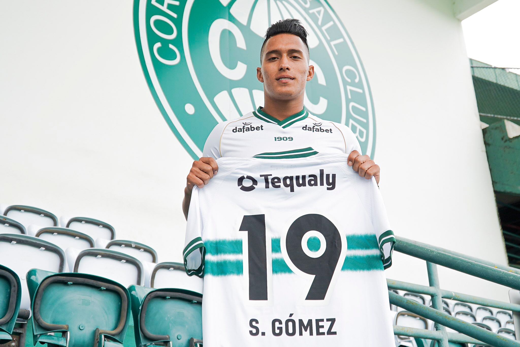 Sebastián Gómez, nuevo volante del Coritiba.