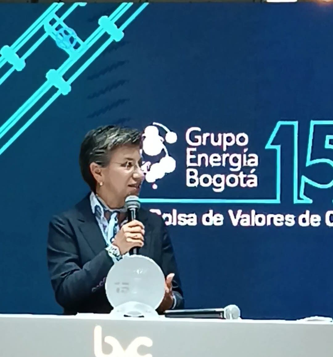 Alcaldesa Claudia López en la Bolsa de Valores de Colombia.