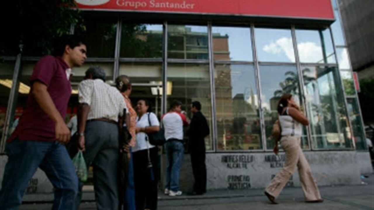 "Todos mis ahorros estaban allí. Tuve mucho miedo de perderlo todo", dijo la diseñadora gráfica Maira Zambrano