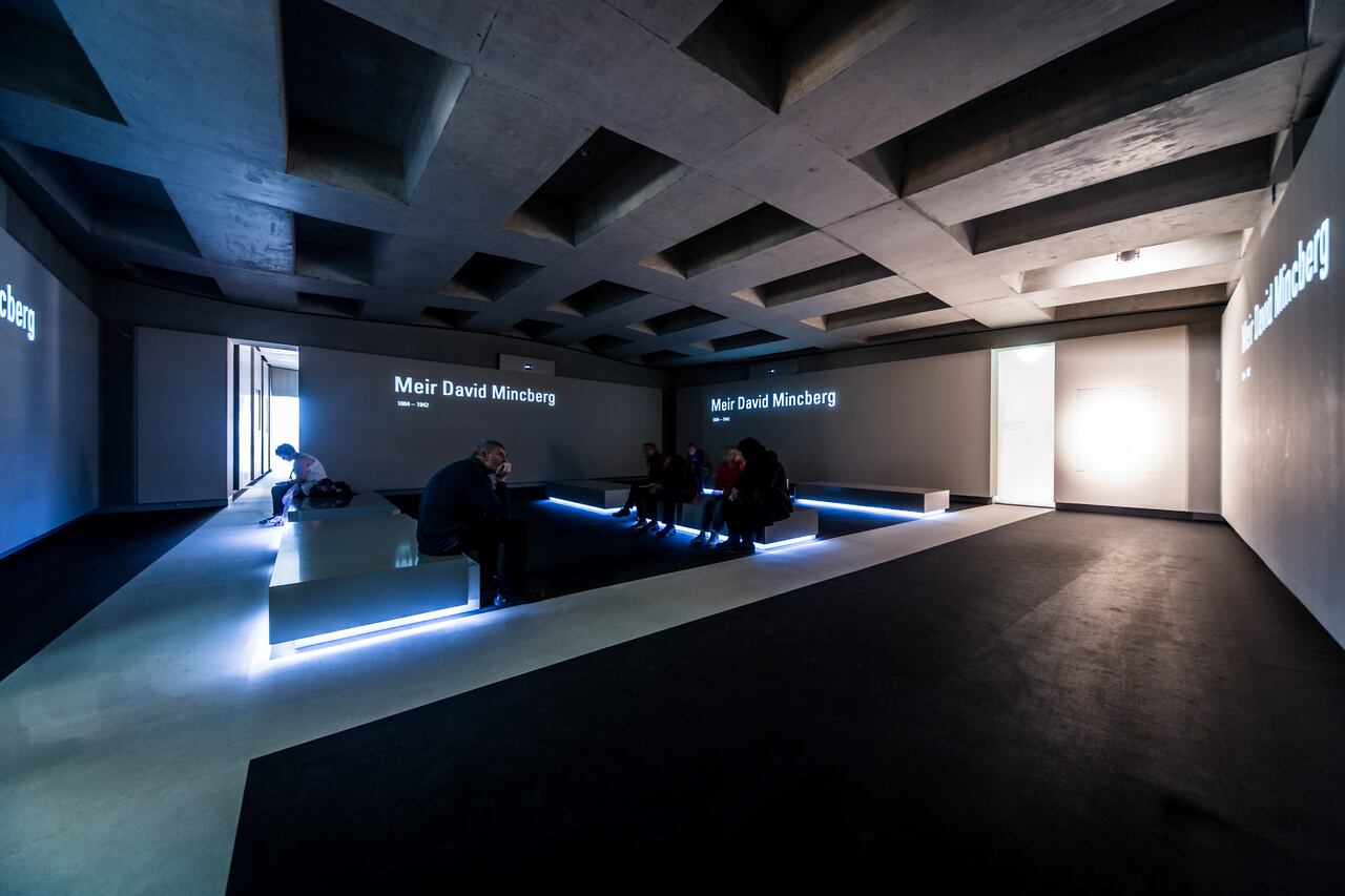 La Sala de los nombres, en el subterráneo del Monumento en memoria de los judíos asesinados de Europa, en Berlín (Alemania).
Foto suministrada por © Foundation Memorial © Stiftung Denkmal, Foto: Marko Priske