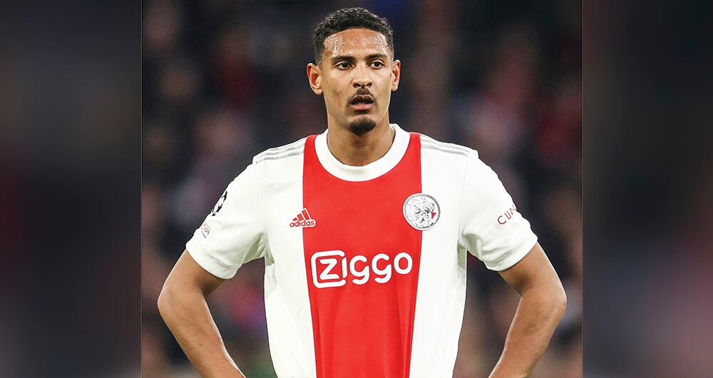 Es un futbolista francomarfileño.