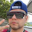 En el video quedó grabado como le roban la gorra al cantante