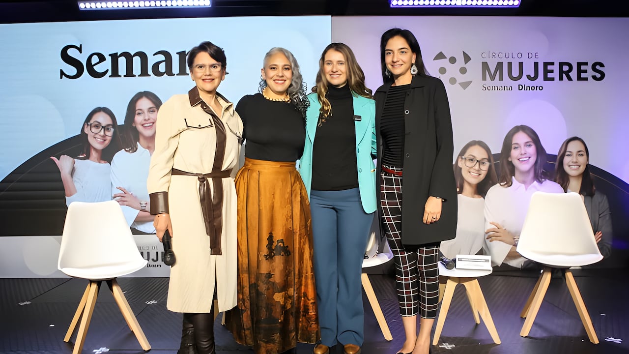 El Congreso de la República es un espacio que históricamente se ha diseñado para los hombres y las formas en que se desarrollan las plenarias es un ejemplo de ello. CIRCULO DE MUJERES EVENTO JULIO 25 DE 2024 SANDRA SUÁREZ, MARÍA JOSÉ PIZARRO, PALOMA VALENCIA Y MARÍA JIMENA ESCANDON | Foto: ESTEBAN VEGA LA-ROTTA / SEMANA