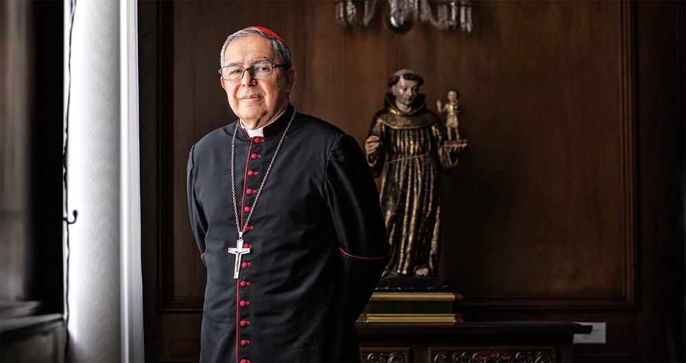 El máximo jerarca de la Iglesia católica atendió a SEMANA en Bogotá. 