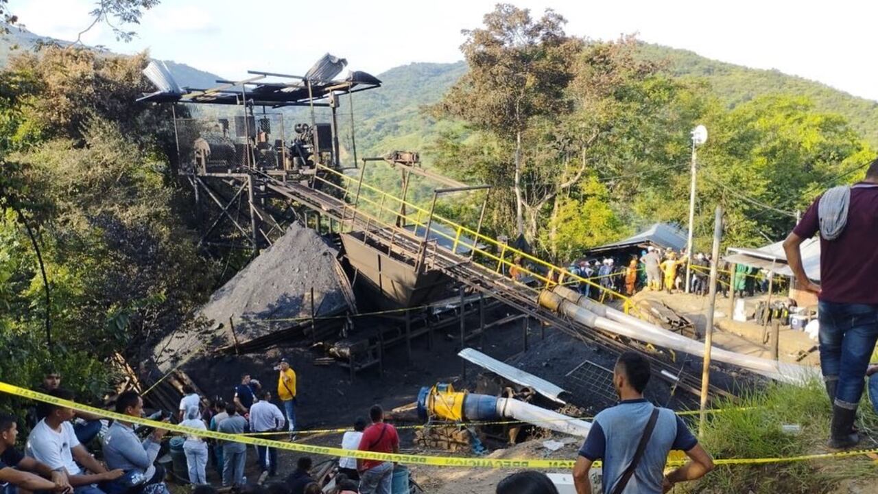Acumulación de metano y polvo de carbón serían las causas de la explosión.
