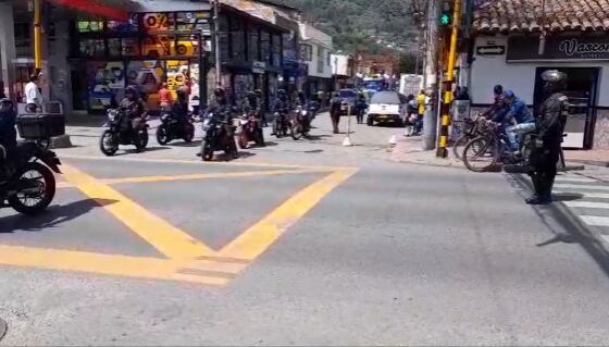 Una caravana de motos acompañó a José Vicente Pérez en sus honras fúnebres.