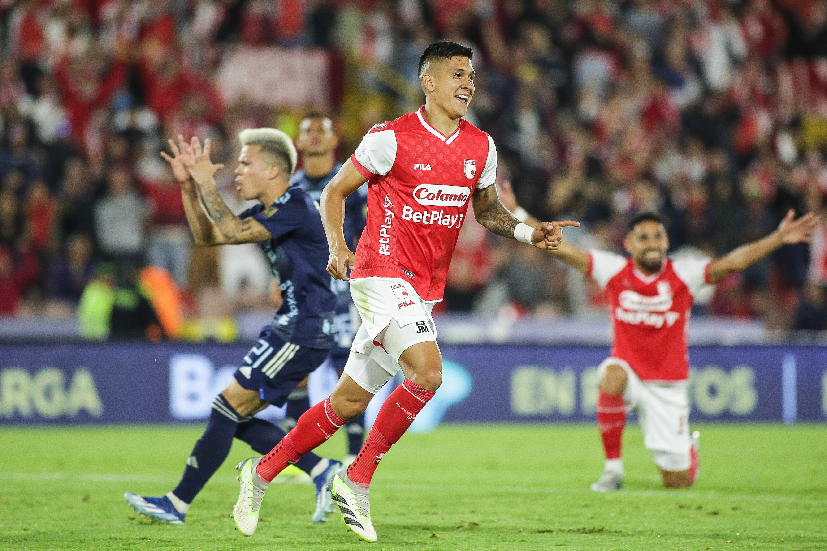 Bogotá. Febrero 21 de 2024. Independiente Santa fe enfrenta a Junior de Barranquilla por la fecha 8 de la Liga BatPlay, en el estadio El Campin. (Colprensa - John Paz)
