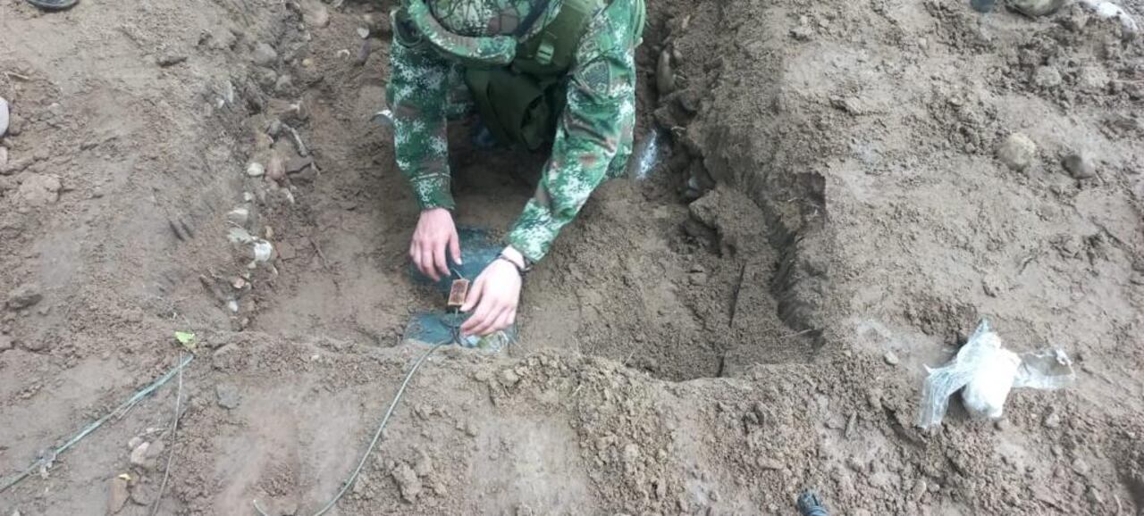 Soldados han desactivado 640 minas antipersonales y artefactos explosivos en Casanare, Arauca, Vichada y Guainía.
